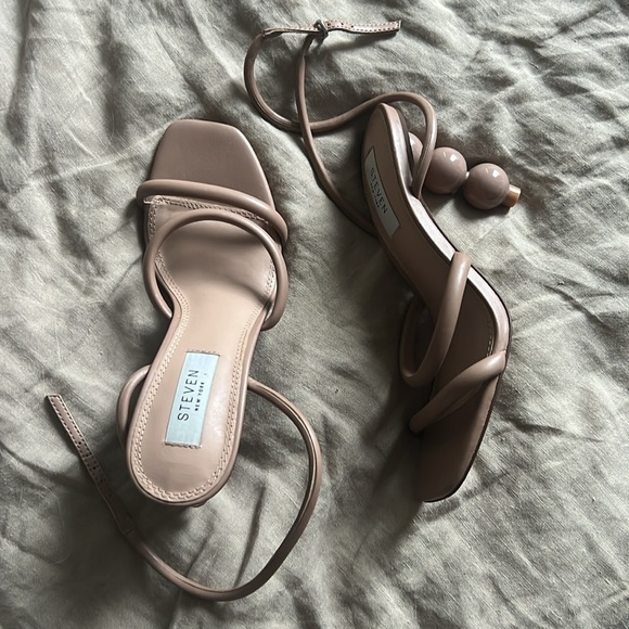 Steven Jaimeh Tubular Strap Heeled Sandal - Picture 2 of 3